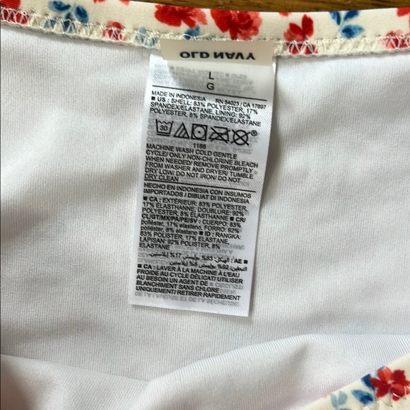 Floral Crop Top and Bikini Set - Picture 4 of 5